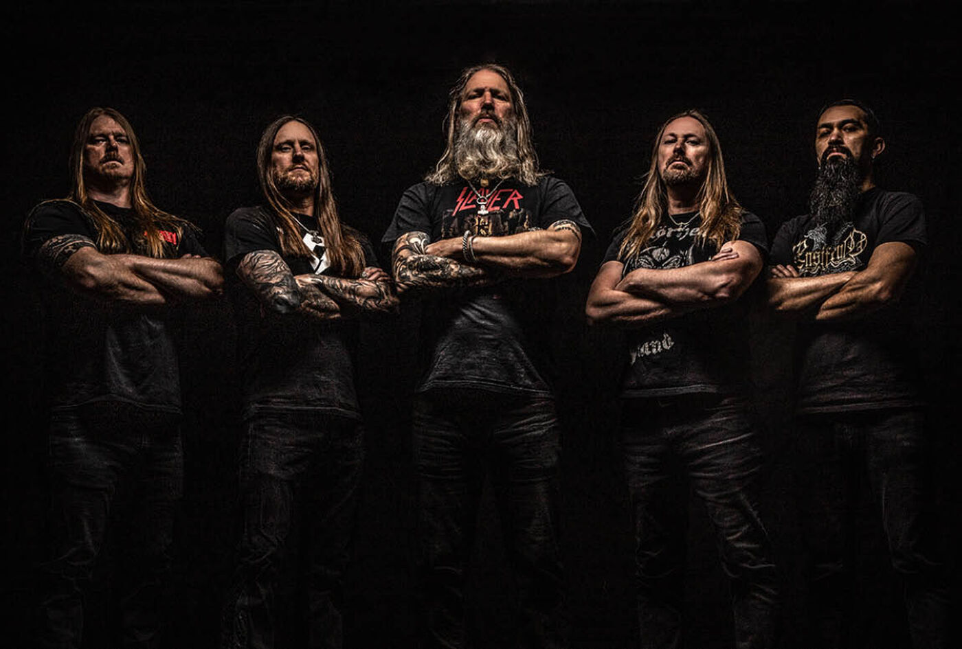 Amon Amarth kombinerer episke melodier med gribende fort&aelig;llinger fra nordiske legender!Tr&aelig;d l&aelig;ngere ind i en verden af ​​tordnende riffs og heroiske bedrifter:Snup din eksklusive Amon Amarth merch i dag!
